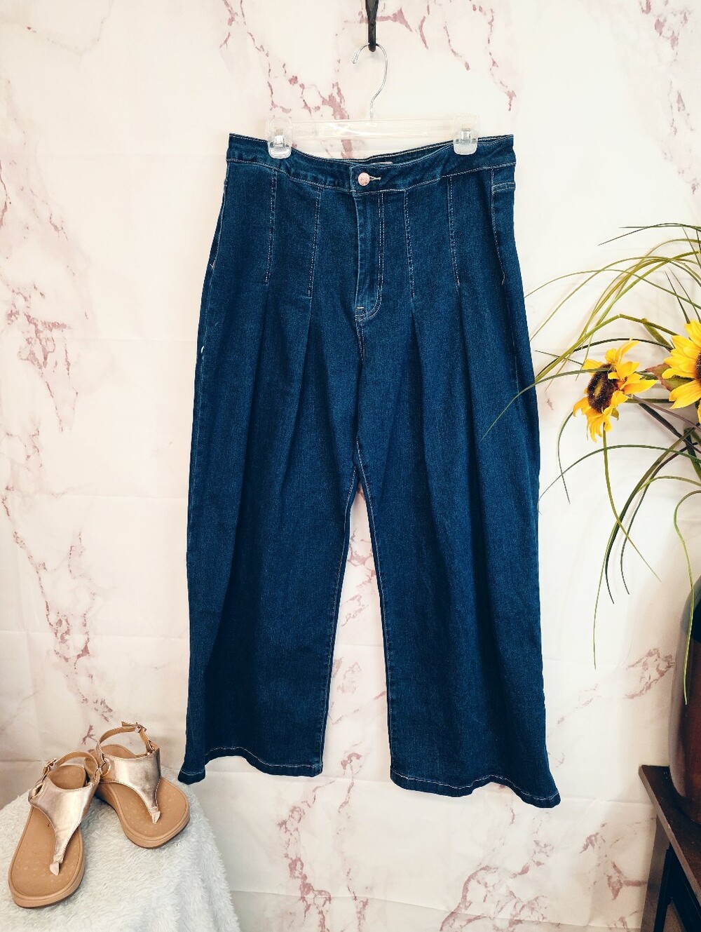 Rosewood Pleated Wide Leg Cropped Jeans Size 12/30 Dark Wash Denim - Picture 3 of 5